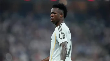 مواجهة قوية.. انفعال فينيسيوس ضد حكم الكلاسيكو بسبب يامال